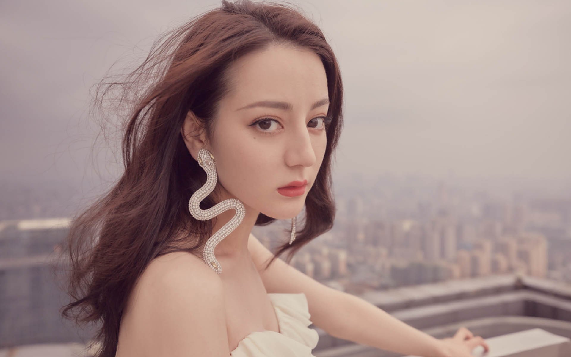 未来战场：智能化裁判、虚拟评论与赛场实时互动引领变革，智能裁判系统