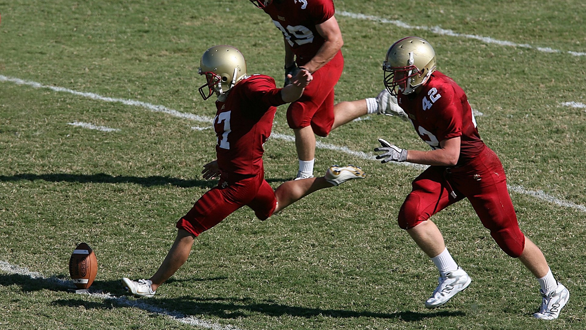 “英超最终冲刺，领头羊全员迎战强敌”，英超榜首大战